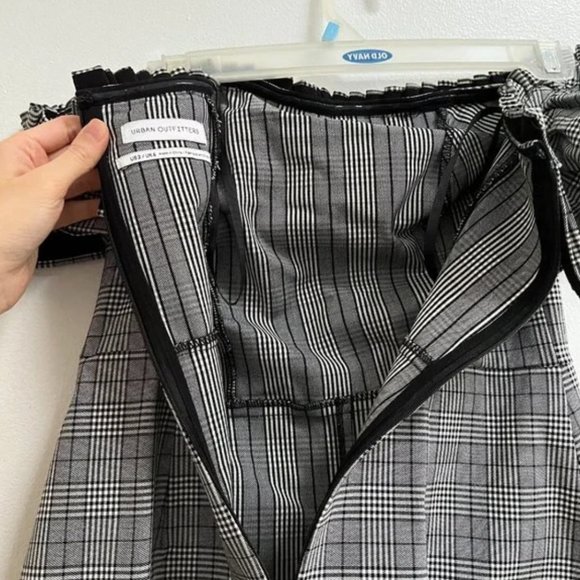 Urban Outfitters Off The Shoulder Printed Romper US 2 - Picture 10 of 11